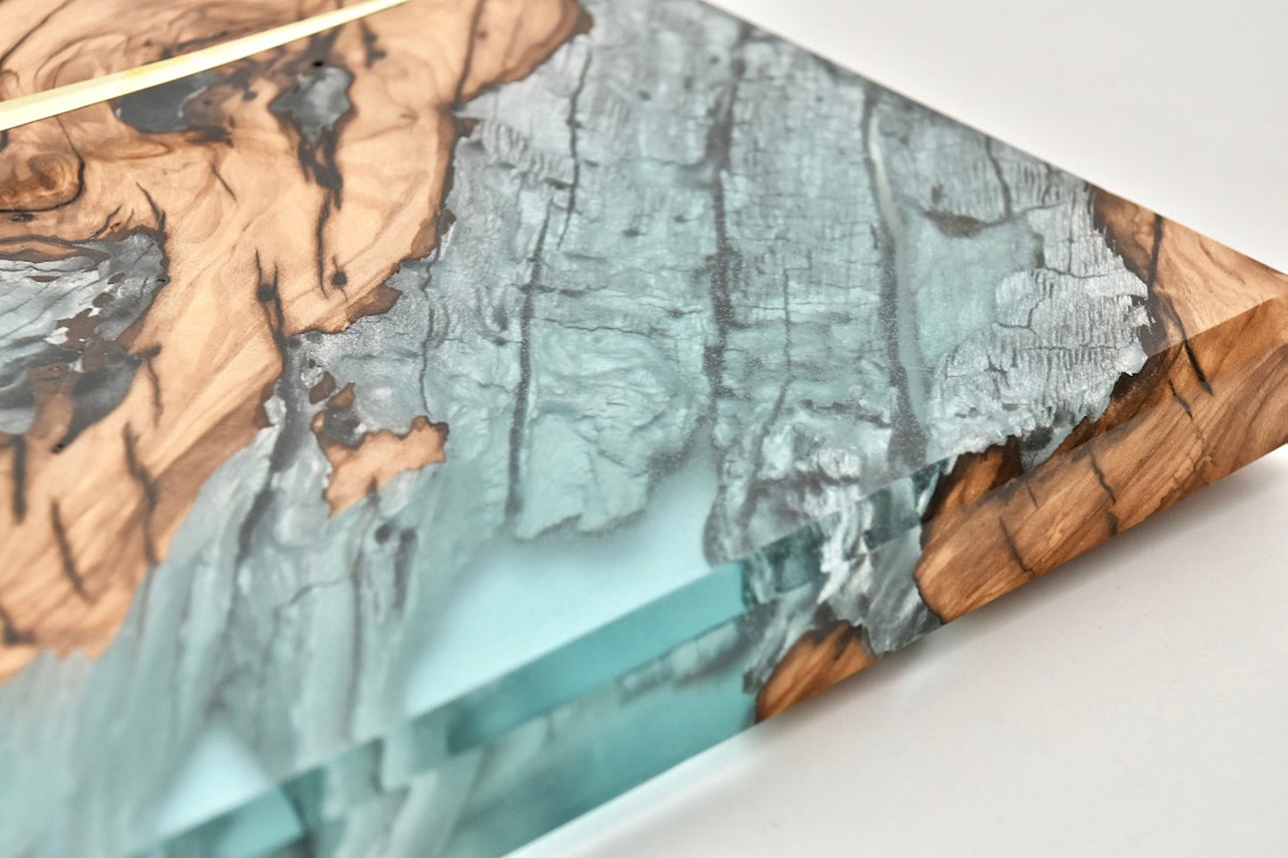 Reloj de Pared Cuadrado en Madera de Olivo y Resina Epoxy Turquesa Efecto Hielo