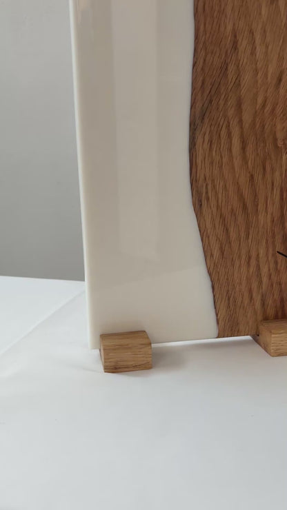 Tabla de Servir Personalizada de Madera y Resina Blanca