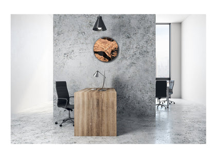 Reloj decorativo de madera de olivo en salón moderno con estilo natural.